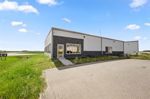 423, 1436 Township Road 320   For Sale