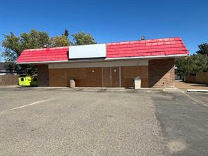 208 Railway Avenue E For Sale