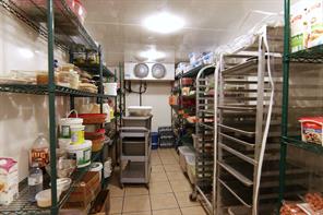 Large walk-in cooler