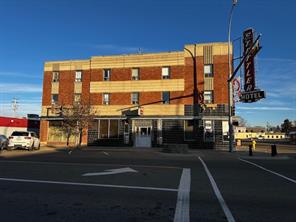 5001 50 Street  For Sale