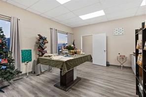 soap shop front room rental w it's own bathroom