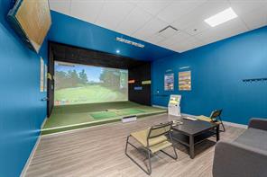 1009, 2880 Main Street S For Lease