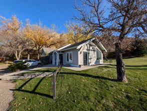 17 Dunmore Road SE For Lease