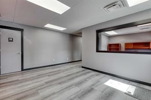 Entry / Retail Space