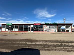 Excellent opportunity to own a five-unit commercial building located at the intersection of Highway...