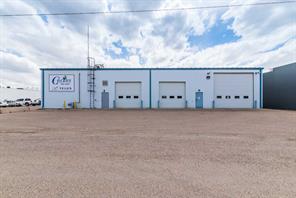 662 16 Street SW For Sale