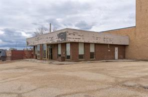 5004 48 Avenue  For Sale