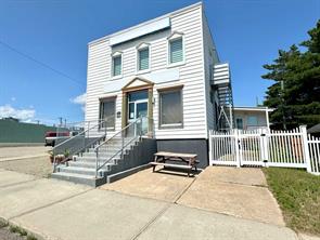 2124 20 Street  For Sale