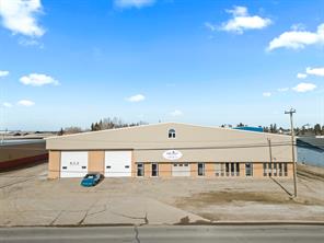 4520 39 Street  For Sale