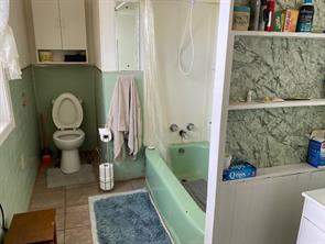 Bathroom in apt