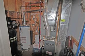 FORCED AIR FURNACE FOR OFFICE AREAS