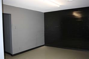 2nd office with access to bays