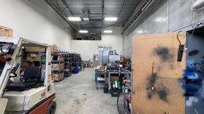 Shop bay