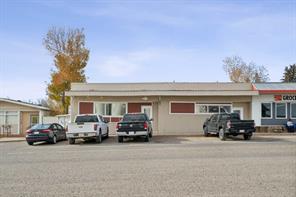 14 Railway Avenue S For Sale