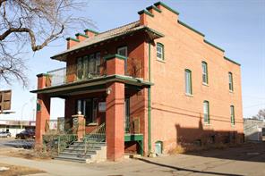 1002 3 Avenue S For Lease