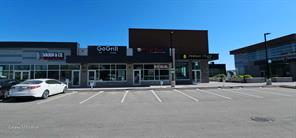 Main Floor access - Lot of parkings