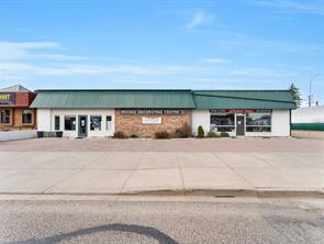 731 2 Street W For Lease