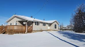 711038 HWY 40 Street  For Sale
