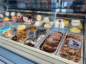 Food & Beverage ,Ice Cream/Frozen Yogurt ,Residential  For Lease