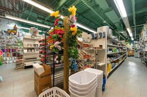 Storage & Decorations