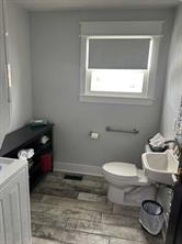 Main floor bath/laundry