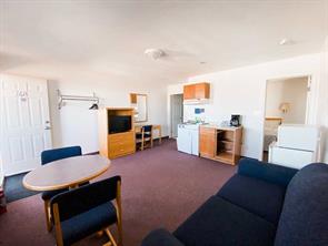 One bedroom kitchenette   w/sofa bed