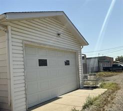 Detached Garage