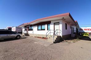 666 15 Street SW For Sale