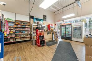 Front Counter & Displays