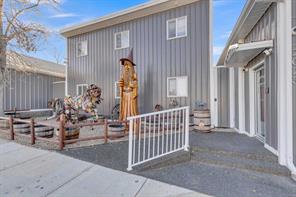 STOREFRONT ENTRY - RUBBERIZED / WHEELCHAIR ACCESSIBLE RAMP