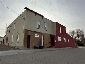 112 1 Street N For Sale