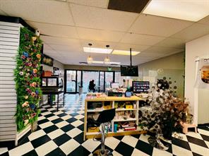 Fast Food,Food & Beverage  For Lease