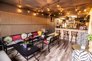 Bakery,Candy/Cookie,Deli/Catering,Doughnut,Fast Food,Food & Beverage ,Retail  For Lease