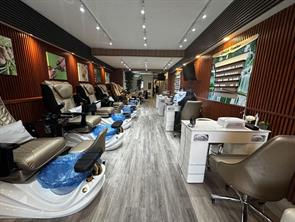 Barber/Beauty For Lease