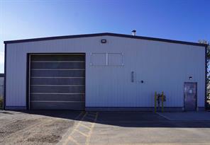 4640 45 Street  For Sale