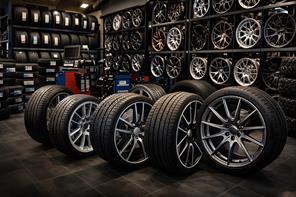 Auto Body,Auto Dealer,Auto Parts,Auto Repair-Specialty,Auto Service For Lease