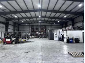 8580SF shop interior