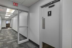 4th Floor Women's Washroom