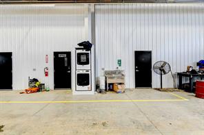 2 Shop Washrooms, Laundry & Sink