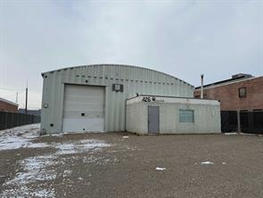 426 10 Street N For Sale