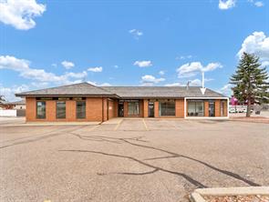 4, 809 Bullivant Crescent SW For Lease